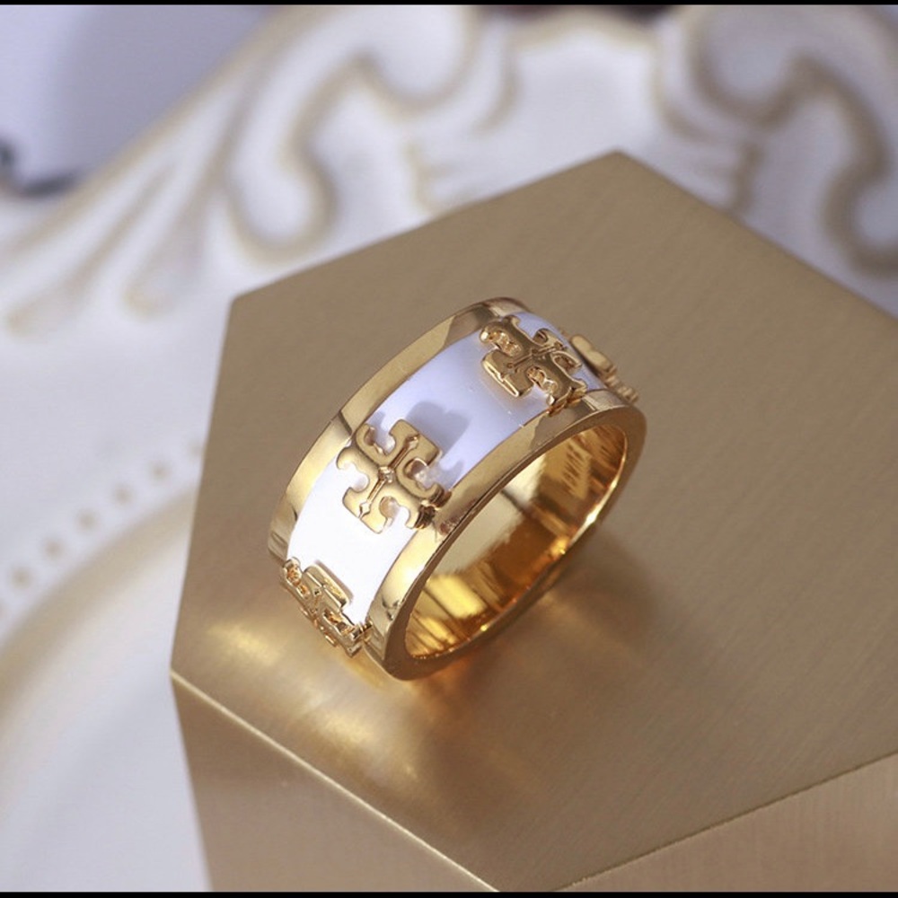 Size 7 Tory Burch Ring White & Gold Tone New - Picture 4 of 9
